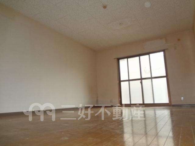 apartment 片縄東１丁目