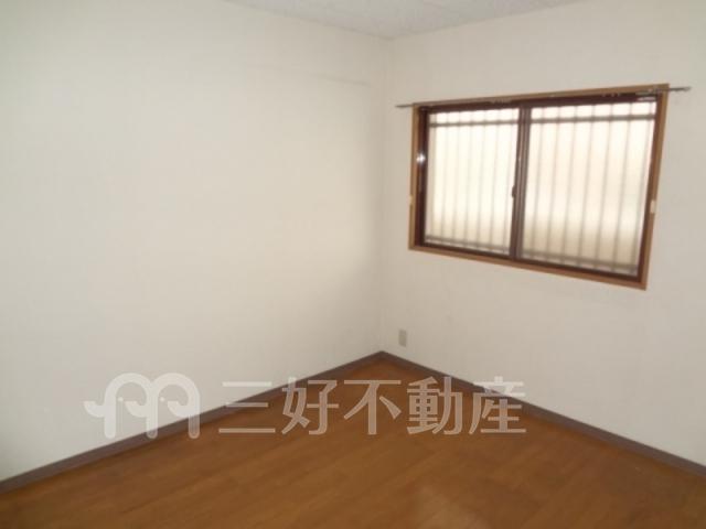 apartment 片縄東１丁目